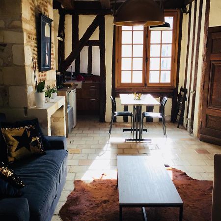 Appartement Dans Immeuble 15 Eme Siecles Vieux Тур Екстериор снимка