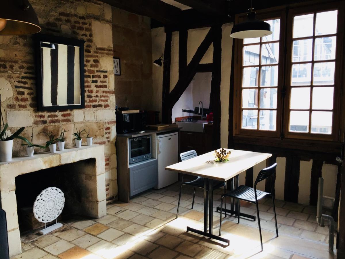 Appartement Dans Immeuble 15 Eme Siecles Vieux Тур Екстериор снимка